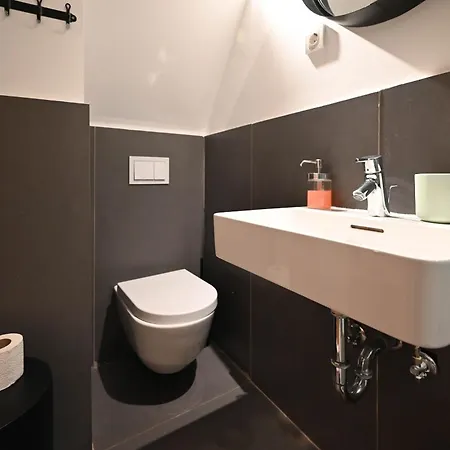 דירה Charming Grisia 7 *